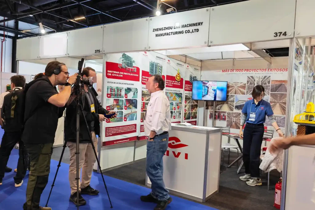 livi poultry farming equipment at SIAVS 2026 exhibition brazil