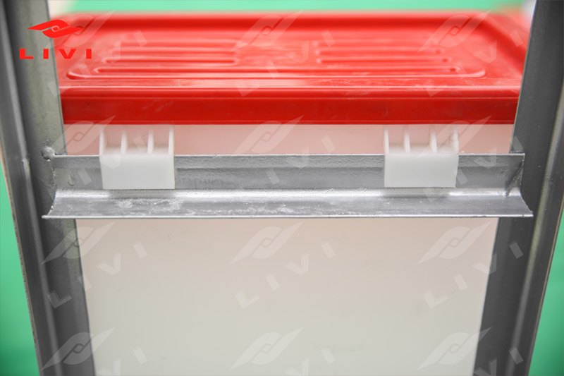 pressure-reducing-water-tank